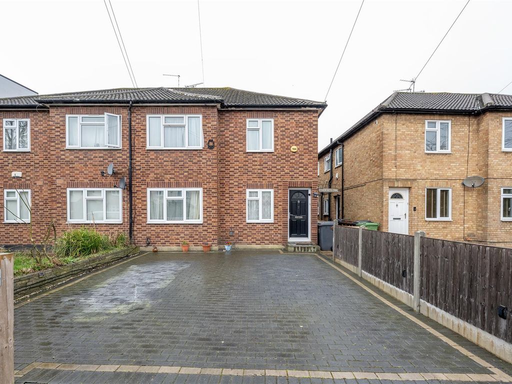 2 bed for sale in Heathcote Grove, London E4, £375,000 Zoopla