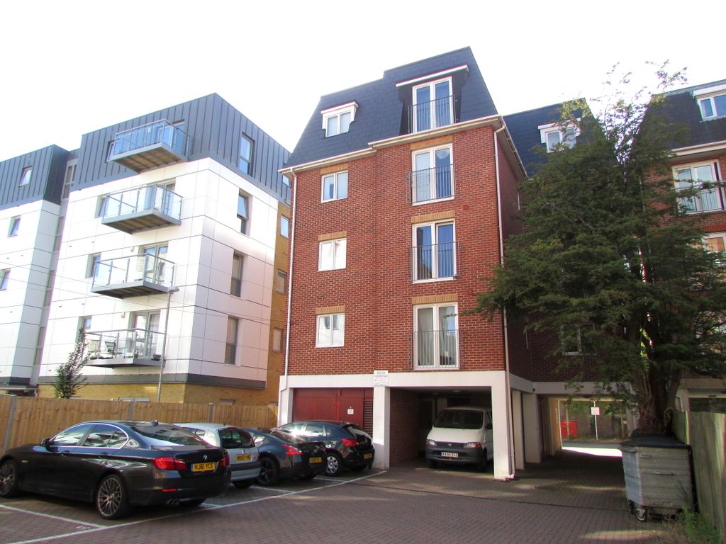 1 bed flat for sale in Vectis Way, Cosham, Portsmouth PO6 Zoopla