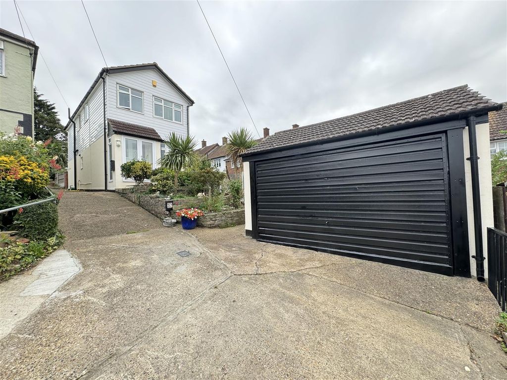 2 bed detached house for sale in St. James Avenue West, Corringham