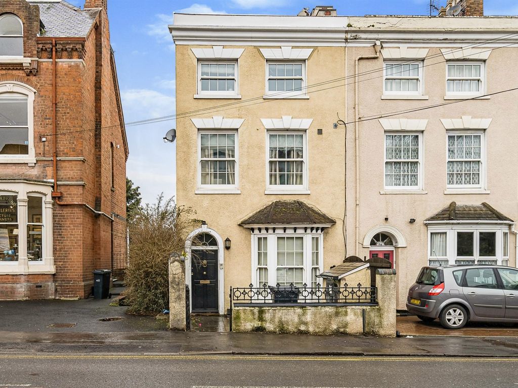 2 bed flat for sale in Worcester Street, Stourbridge DY8 Zoopla