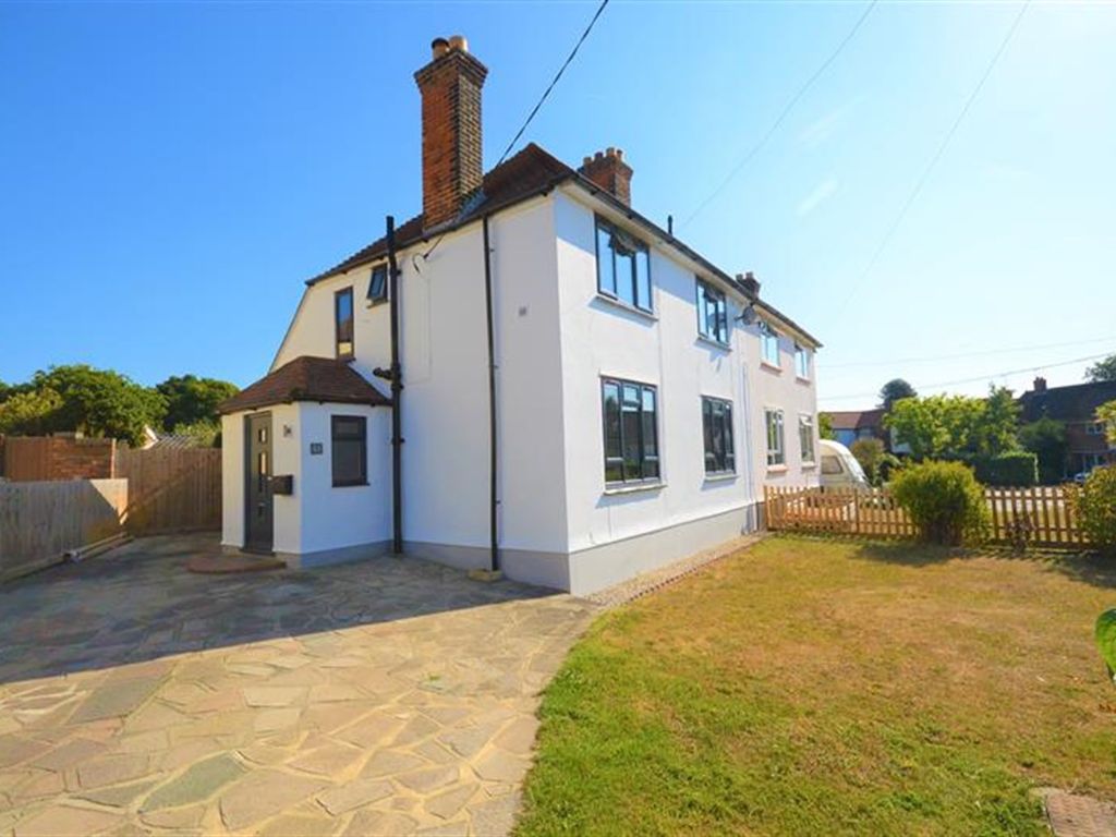 3 bed semidetached house to rent in Fryerning Lane, Ingatestone CM4