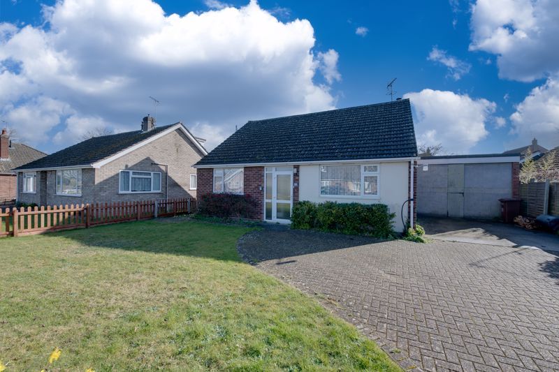 4 bed property for sale in West Drive, Mildenhall, Bury St. Edmunds