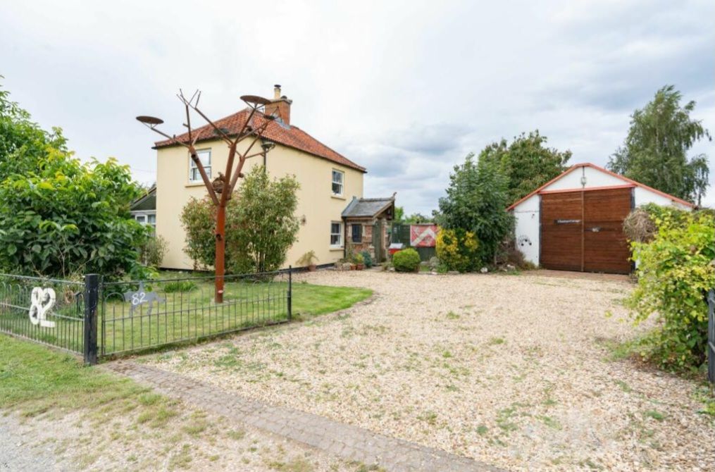 2 bed detached house for sale in Siltside, Gosberton Risegate, Spalding