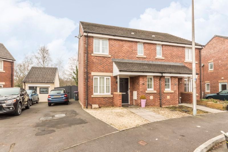 3 bed semidetached house for sale in Parc Panteg, Griffithstown