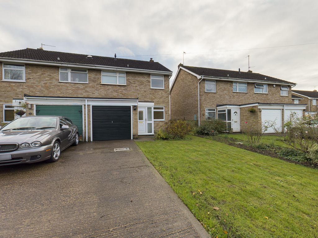 3 bed semidetached house to rent in Brionne Way, Longlevens