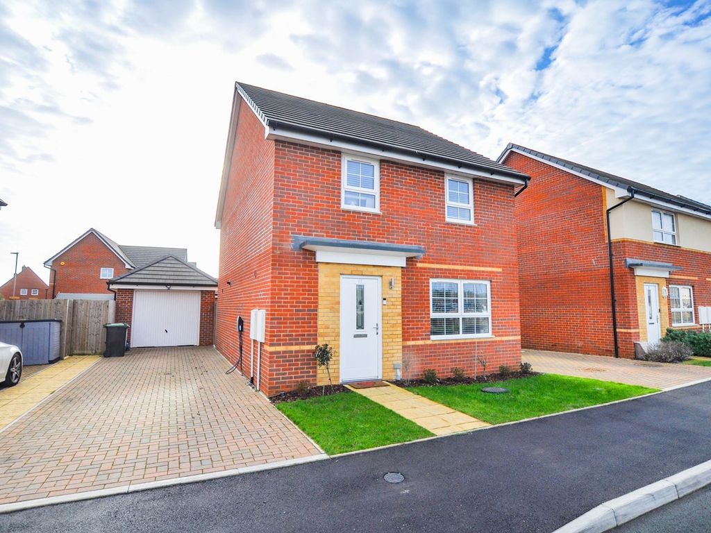 4 bed detached house for sale in Lonsdale Road, Wimborne BH21, £450,000