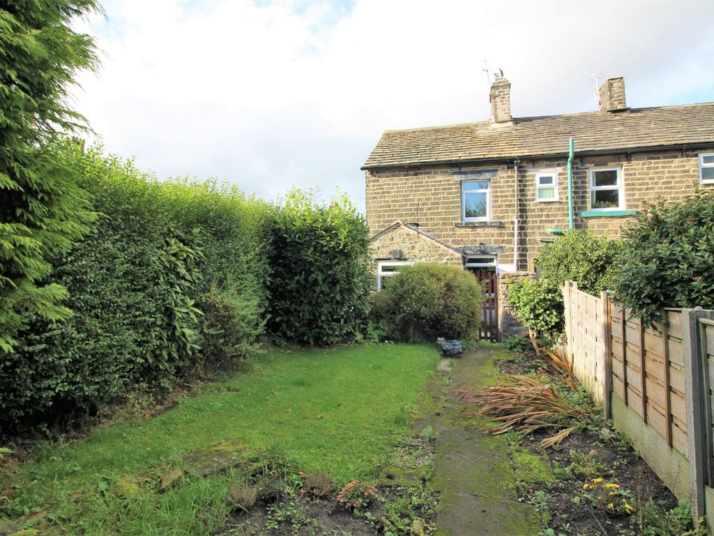 2 bed end terrace house for sale in Brosscroft, Hadfield, Glossop SK13