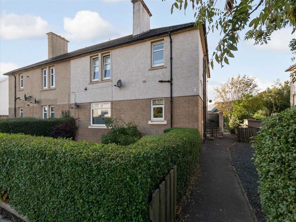 2 bed flat for sale in Kirkton Park, East Mains, East Kilbride G74, £