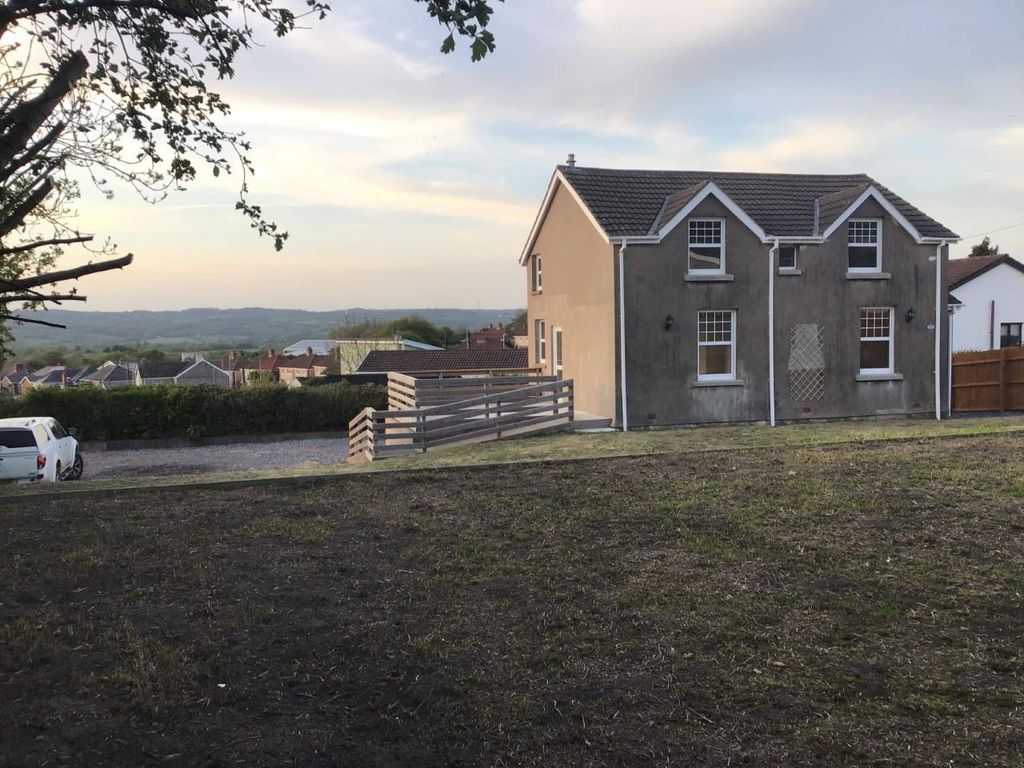 3 bed detached house for sale in Heol Llanelli, Trimsaran, Kidwelly