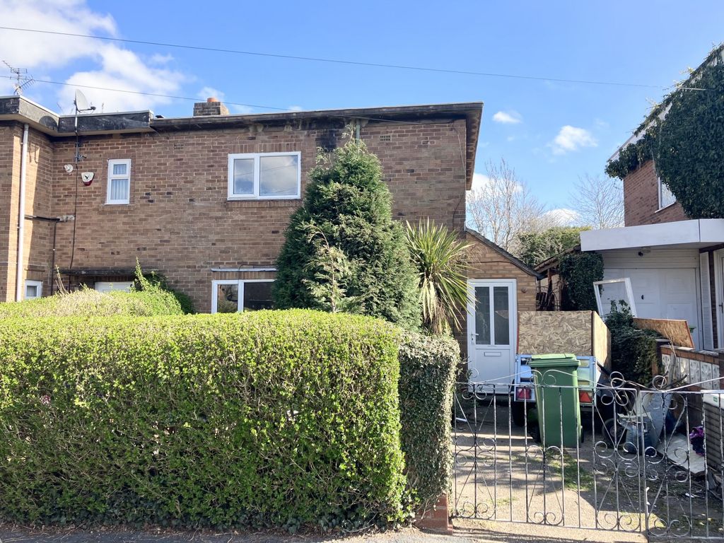 3 bed semidetached house for sale in West Avenue, Donnington, Telford