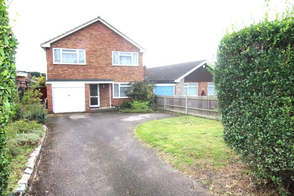 4 bed detached house for sale in Bearwood Road, Wokingham RG41, £