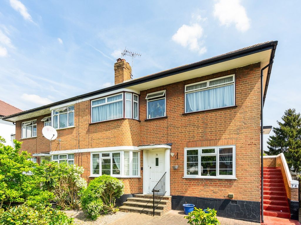 2 bed for sale in Cavendish Avenue, West Ealing, Ealing W13