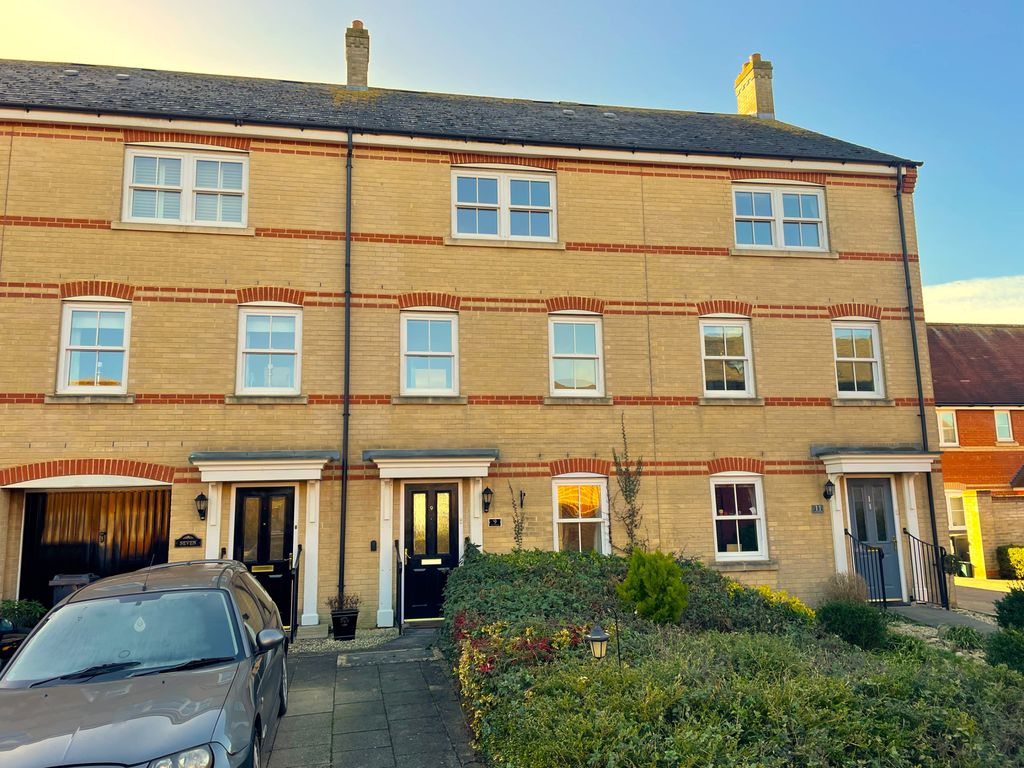 4 bed town house to rent in The Castings, Earls Colne, Colchester CO6