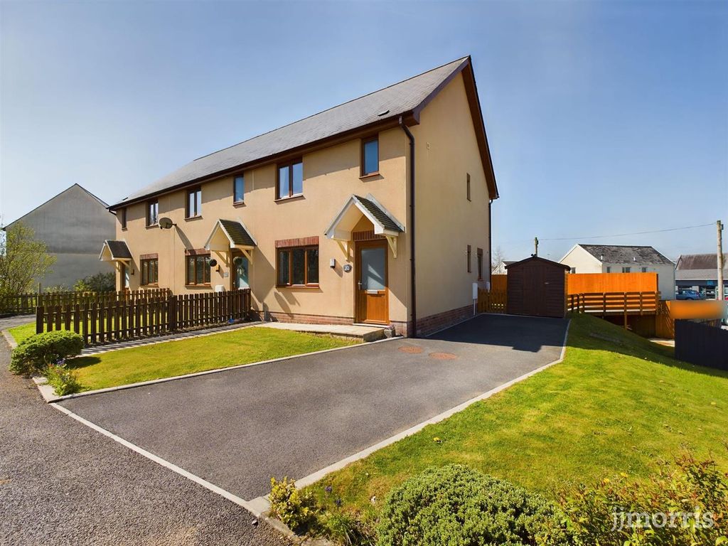 3 bed end terrace house for sale in Llys Y Brenin, Whitland SA34 Zoopla