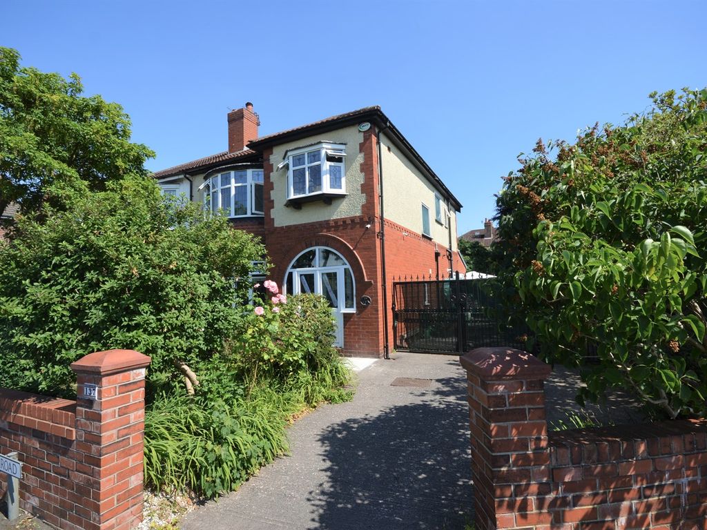 4 bed semidetached house for sale in St. James Road, Heaton Moor