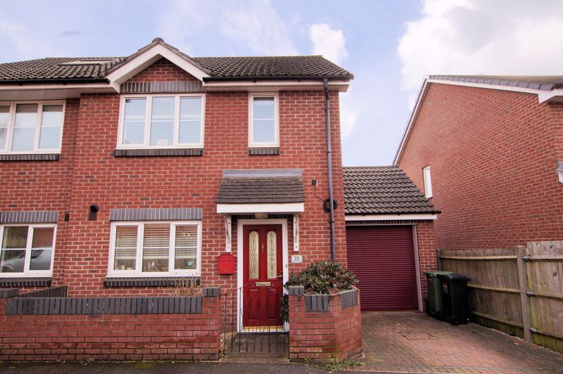 2 bed semidetached house for sale in Sullivan Close, Port Solent