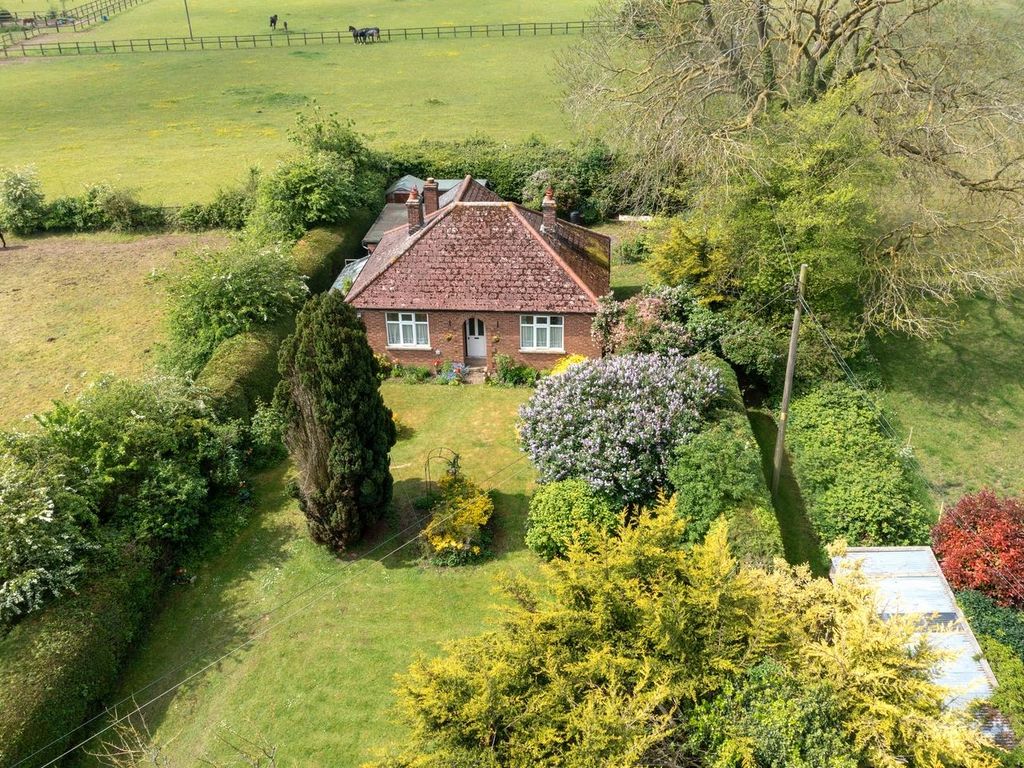 3 bed detached bungalow for sale in Colethorpe Lane, Barrow, Bury St