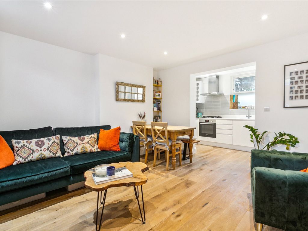 3 bed flat for sale in Balham Grove, London SW12, £595,000 Zoopla