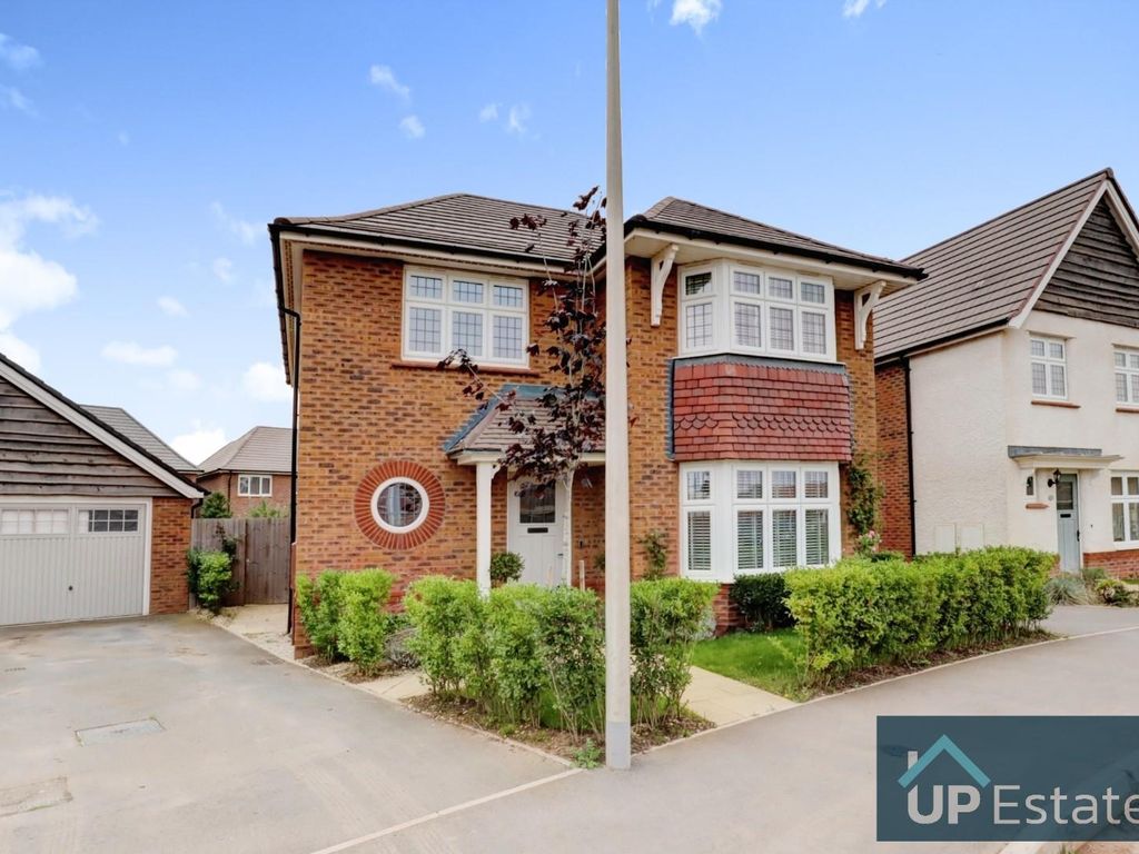 3 bed detached house for sale in Roman Avenue, Off Higham Lane, Nuneaton CV11, £440,000 Zoopla