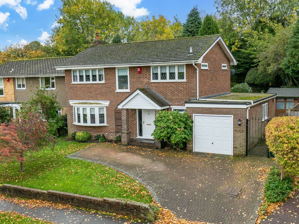 Chanctonbury Way, Southgate, Crawley RH11  