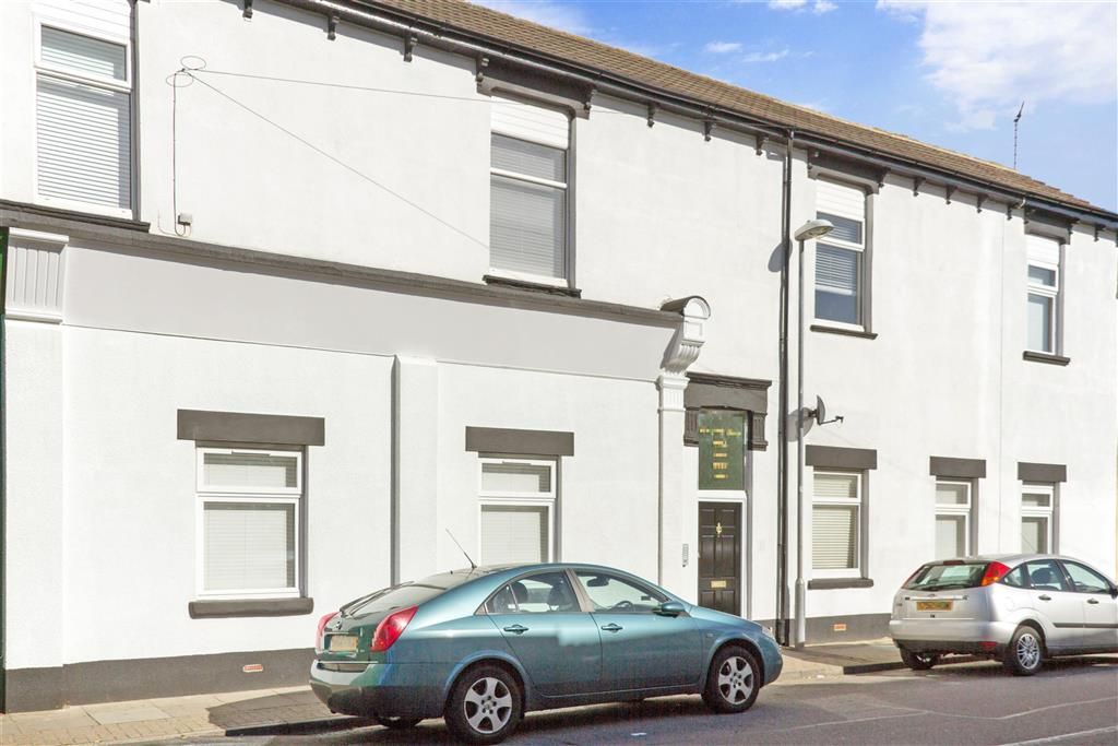 2 bed flat for sale in Kingston Road, Portsmouth, Hampshire PO2 Zoopla