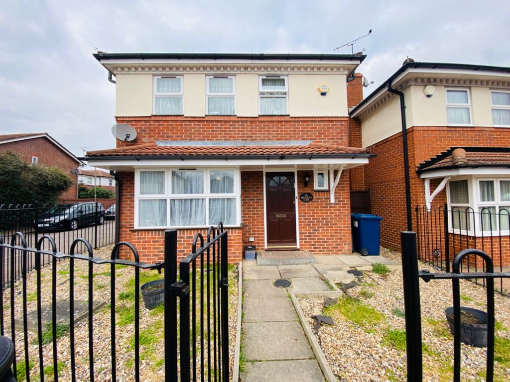 4 bed detached house for sale in Drummond Lodge, Glengall Road, Edgware