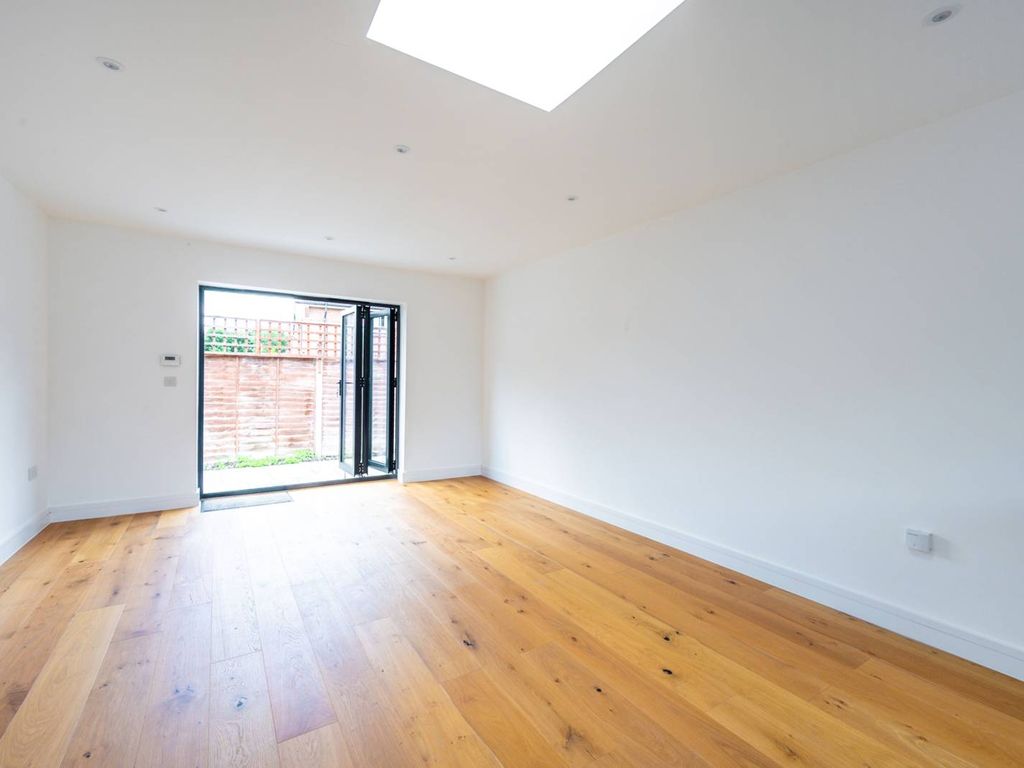 2 bed bungalow for sale in Haslemere Avenue, Mitcham CR4 Zoopla