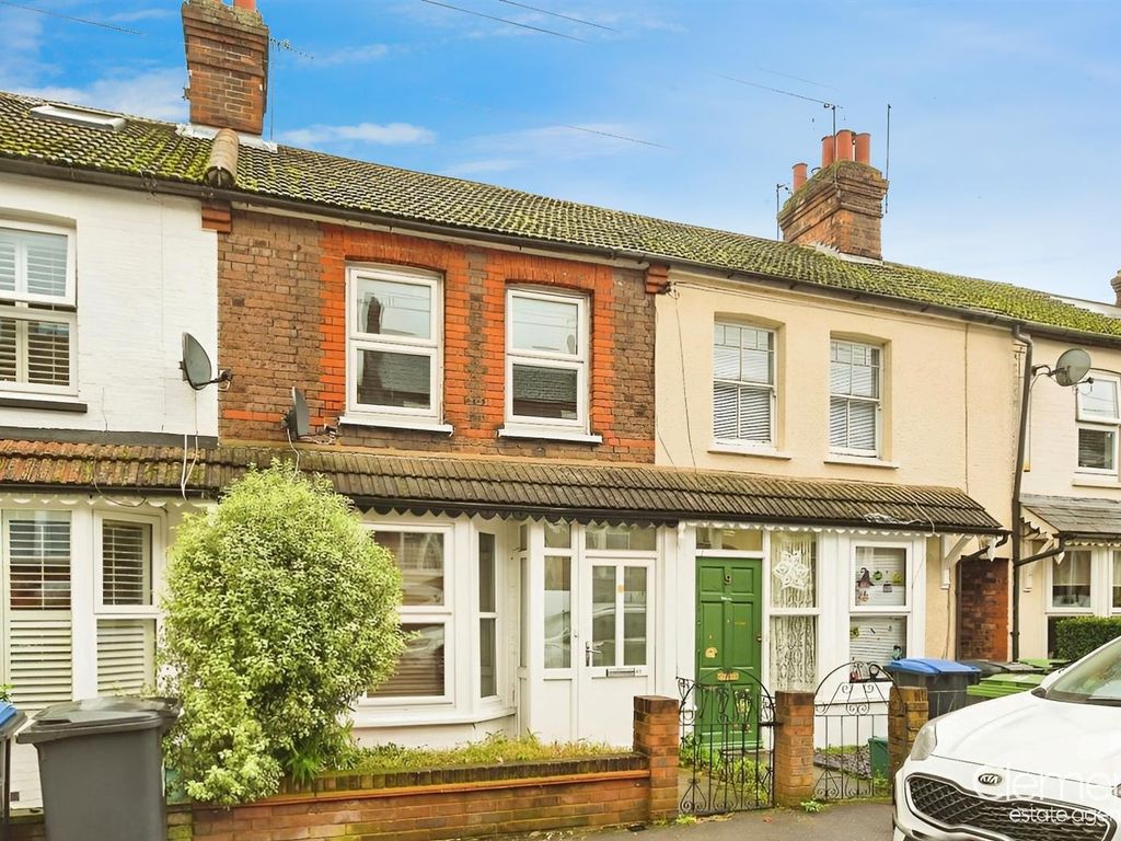 2 bed terraced house for sale in Winifred Road, Hemel Hempstead HP3, £