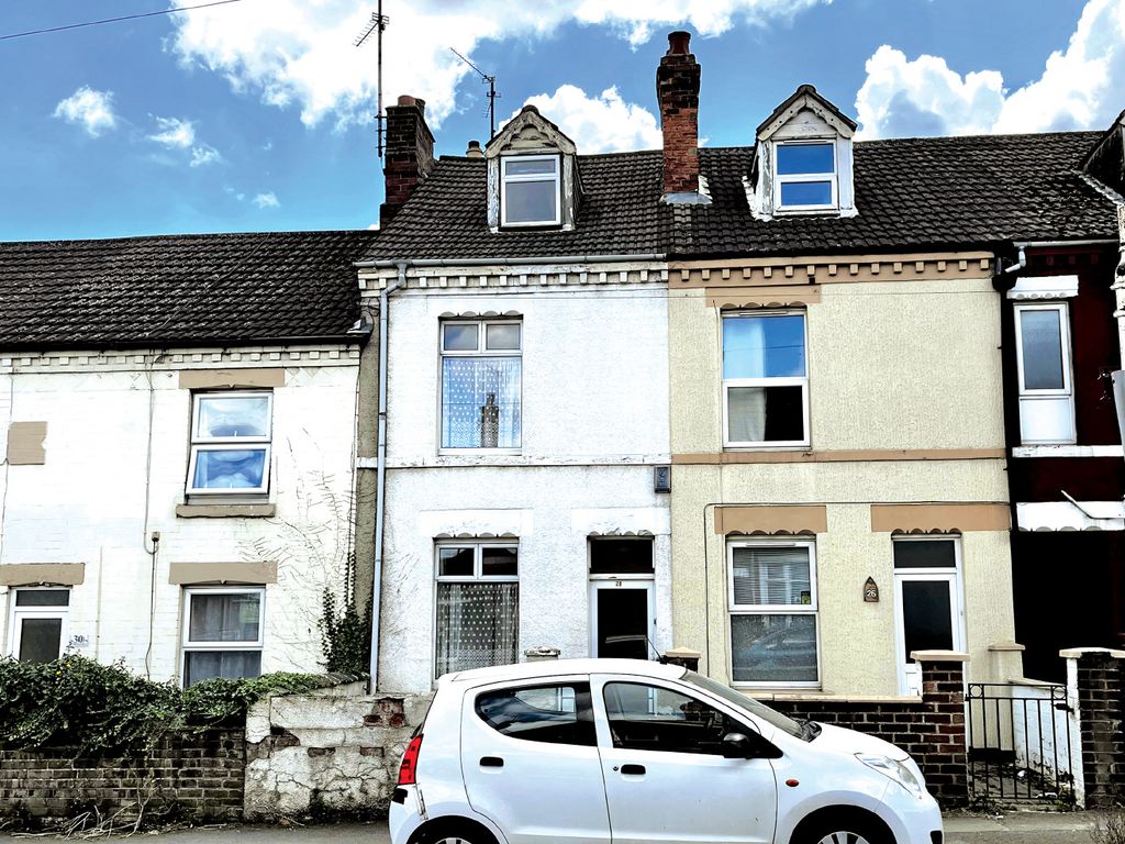 3 bed terraced house for sale in Washbrook Road, Rushden NN10, £90,000