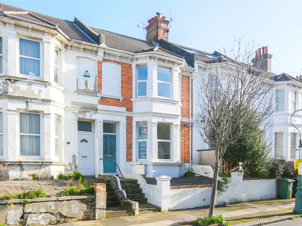 3 bed terraced house to rent in Newtown Road, Hove, East Sussex BN3