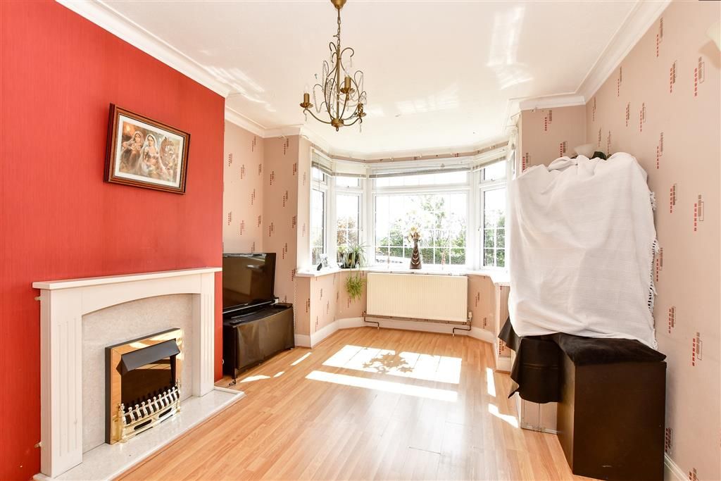 3 bed semidetached house for sale in Banks Road, Strood, Rochester