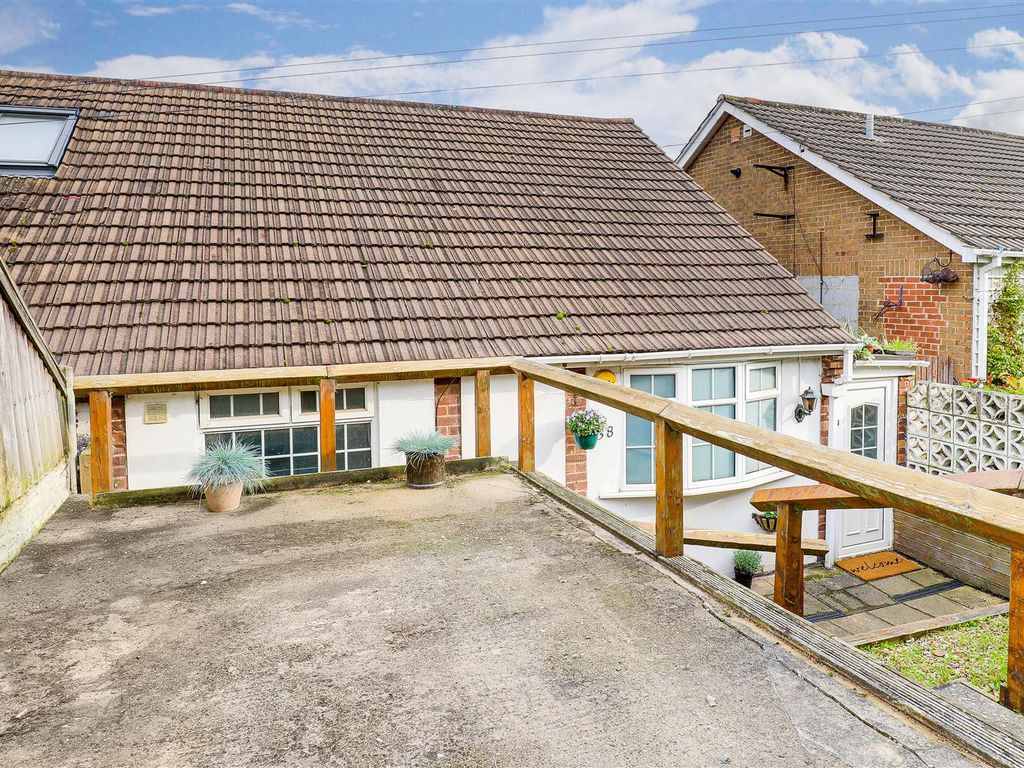 3 bed semidetached house for sale in Chesterfield Avenue, Gedling