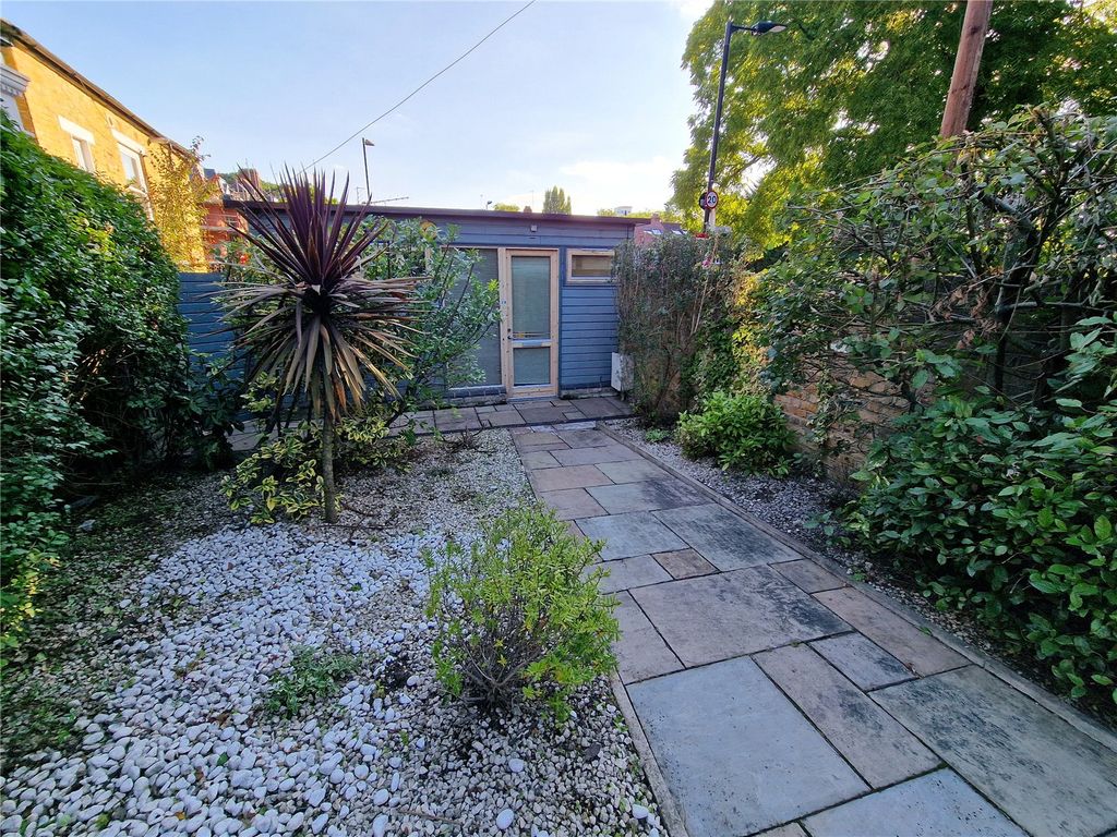 1 bed flat to rent in Brenchley Gardens, London SE23, £1,400 pcm Zoopla