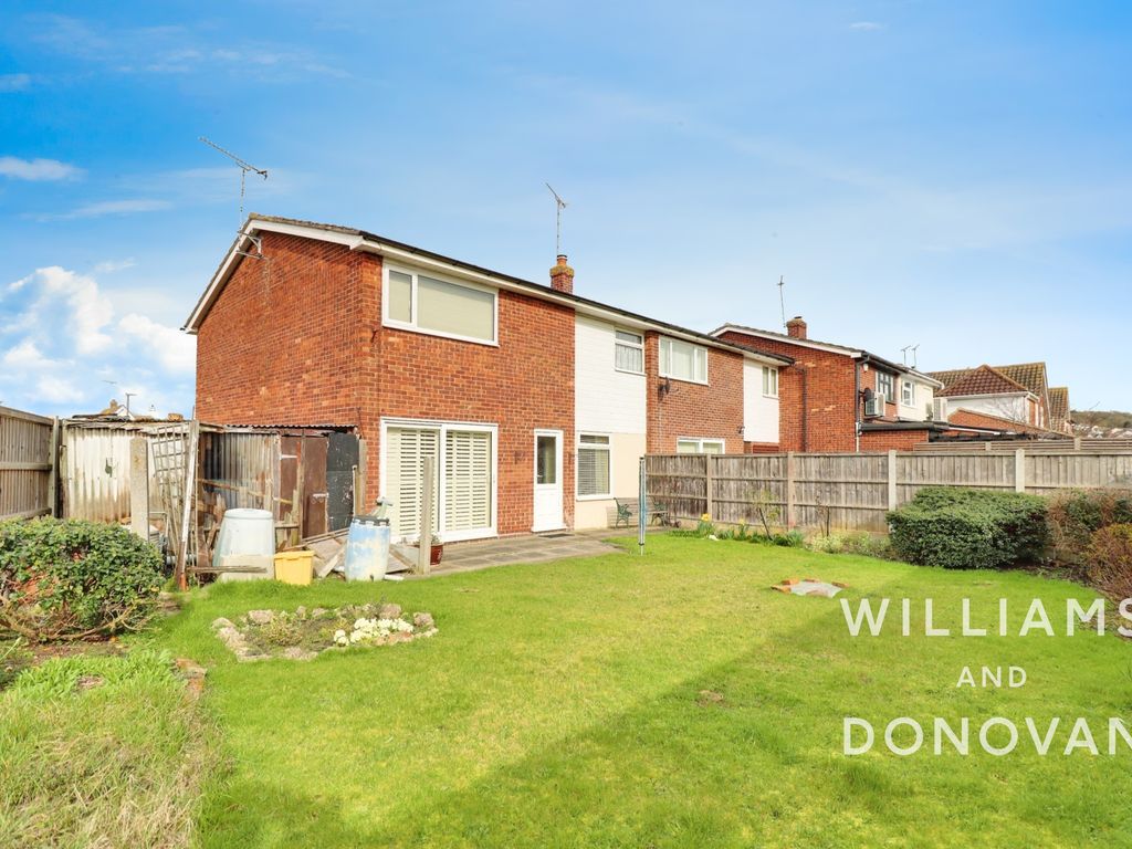 3 bed end terrace house for sale in Peregrine Drive, Benfleet SS7, £