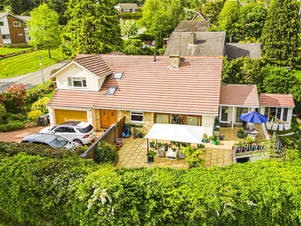 4 bed detached house for sale in Longdean Park, Hemel Hempstead