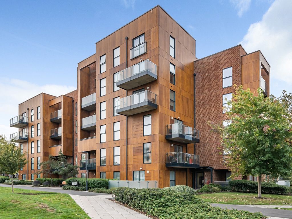 2 bed flat for sale in Callender Road, Erith DA8, £260,000 Zoopla