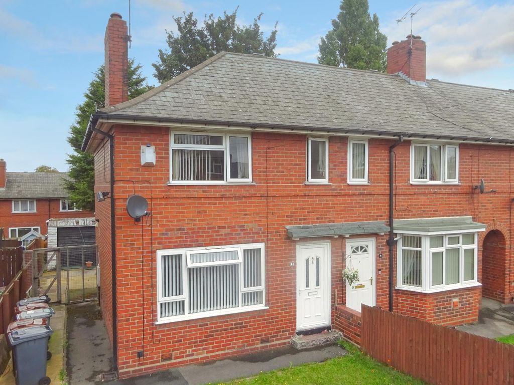 East Grange Road, Leeds LS10  