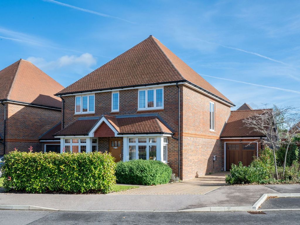4 bed detached house for sale in The Boulevard, Horsham RH12, £875,000