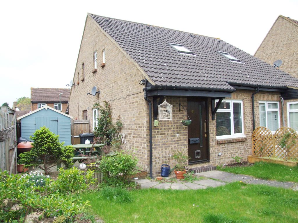 1 bed end terrace house to rent in Bradfield Close, Burpham, Guildford