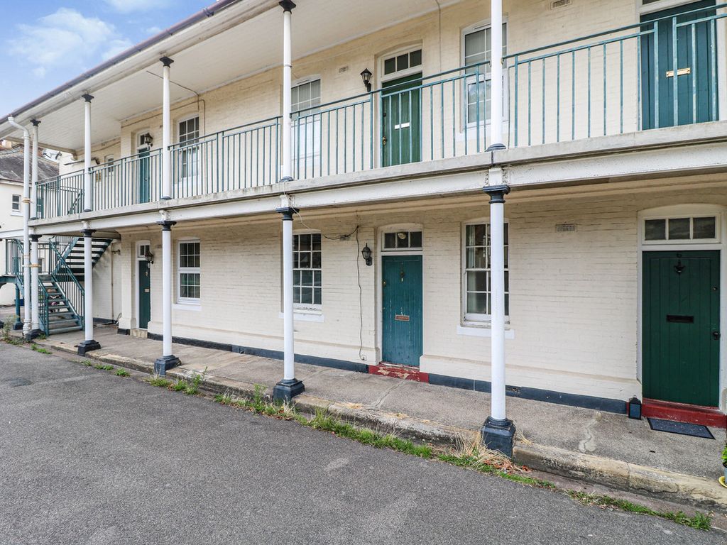 2 bed flat for sale in Campfield Road, SouthendOnSea SS3 Zoopla