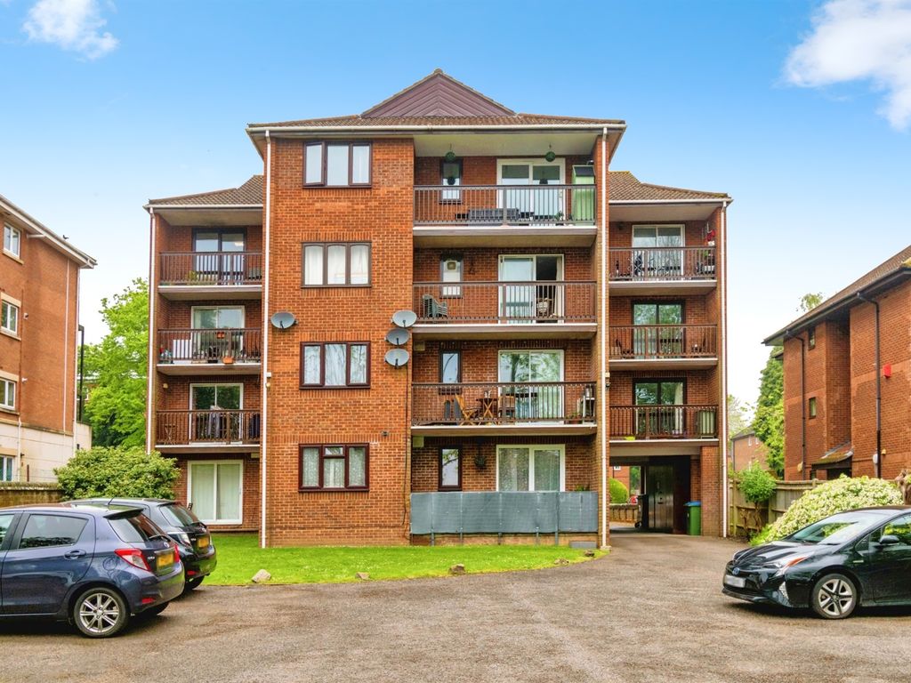 2 bed flat for sale in Westwood Road, Southampton SO17, £160,000 Zoopla