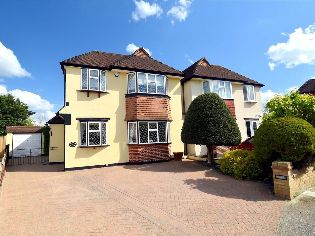 4 bed link detached house for sale in Greenlaw Gardens, New Malden KT3