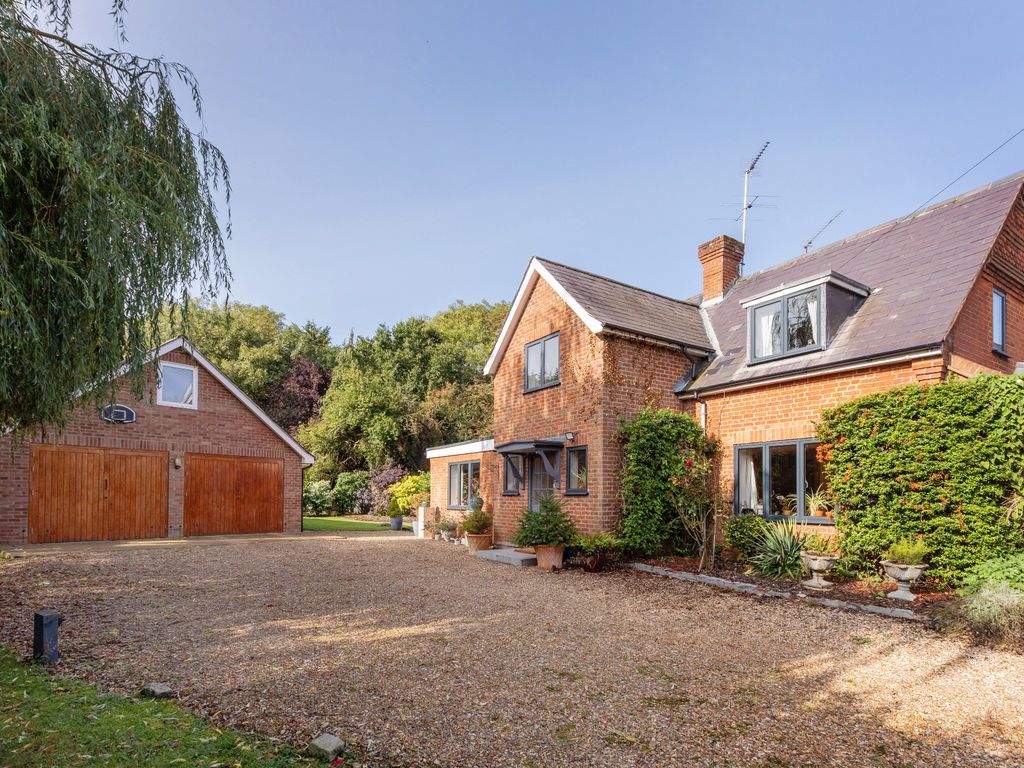 4 bed semidetached house for sale in Paley Street, Maidenhead SL6, £