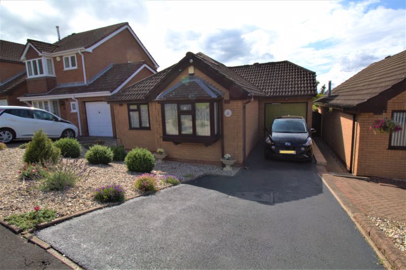 2 bed detached bungalow for sale in Brades Close, Halesowen B63, £