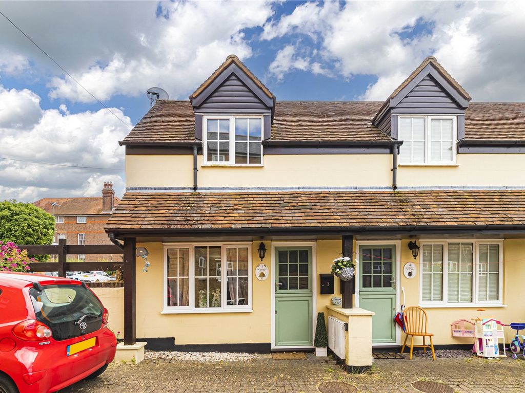 2 bed terraced house for sale in Mulberry Court, High Street, Hemel