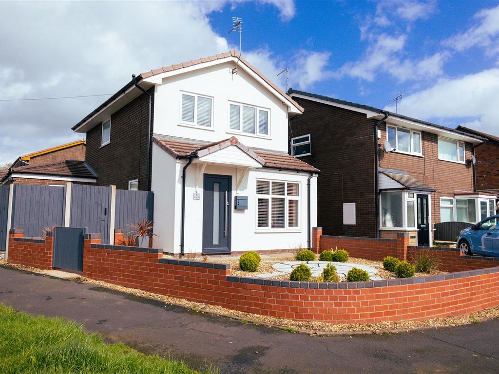 3 bed detached house for sale in Tamar Road, Kidsgrove, StokeOnTrent ST7, £275,000 Zoopla