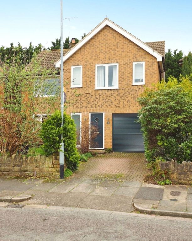 4 bed detached house for sale in Balmoral Drive, Bramcote, Nottingham