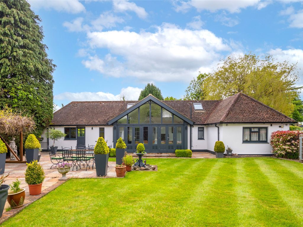 3 bed bungalow for sale in Woodmansterne Lane, Banstead SM7 Zoopla