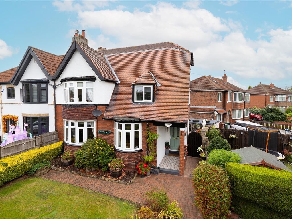 4 bed semidetached house for sale in Middleton Park Road, Middleton