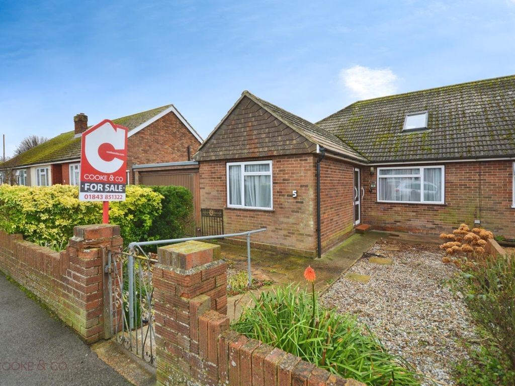 3 bed semidetached bungalow for sale in Greenhill Gardens, Ramsgate